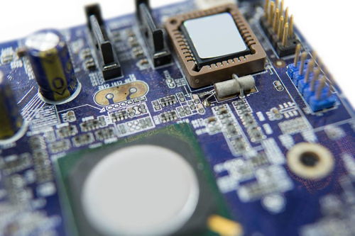 集成电路科学与工程 新时代的战略基石与学科发展